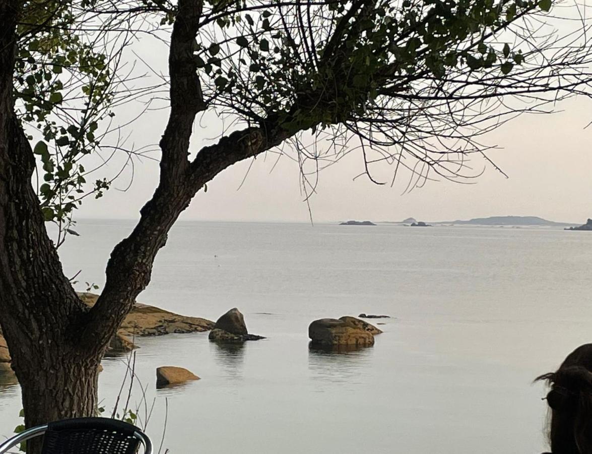 Apartamento En La Playa Lägenhet Ribeira Exteriör bild